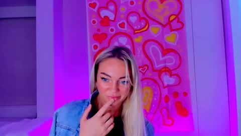 Adriana online show from February 13, 2025, 9:06 pm