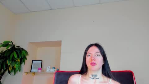 Adriana online show from March 5, 2026, 10:55 am
