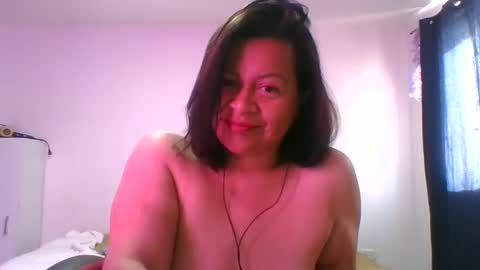 adrianagogo18 online show from October 9, 2025, 12:58 pm