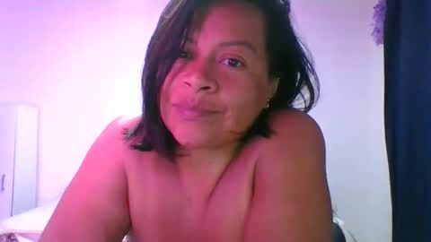 adrianagogo18 online show from October 18, 2025, 12:24 am