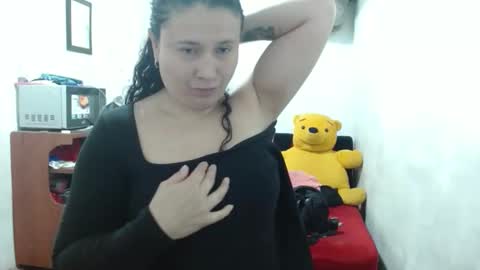 Adriana Tellez online show from October 31, 2025, 2:07 pm