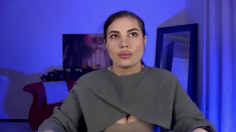 AdrianaTores online show from December 4, 2025, 5:28 am