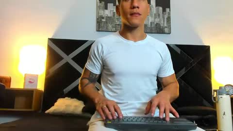 Adrian online show from April 25, 2026, 3:31 am