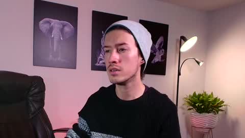 Snapshot of adrianwilliams_ chatting on February 17, 2025, 6:26 pm Adrian Williams online show from February 17, 2025, 6:26 pm