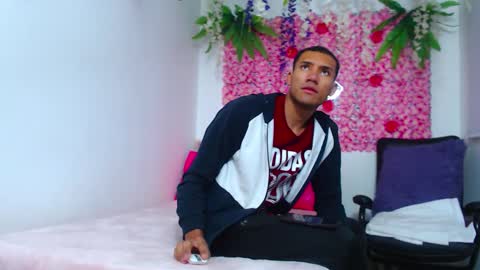 Snapshot of adriel_and_risitos_ chatting on October 19, 2025, 9:15 pm adriel_and_risitos_ online show from October 19, 2025, 9:15 pm