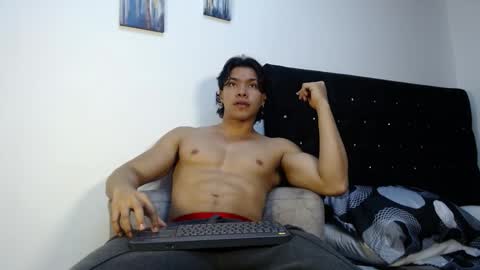 adriel_escalante online show from December 2, 2025, 3:23 am