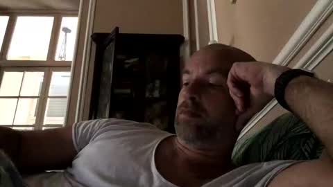 adrienfromparis online show from December 5, 2025, 9:18 am