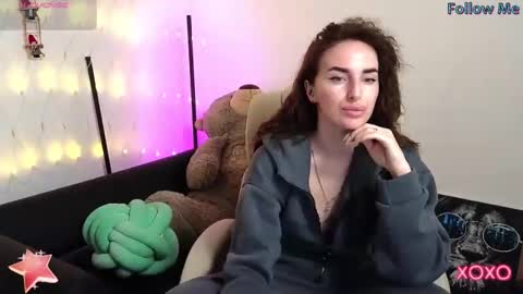 Adriana online show from February 6, 2025, 6:29 am