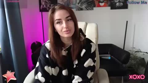 Adriana online show from March 4, 2025, 8:57 am