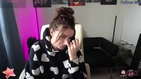 Adriana online show from March 12, 2025, 6:40 am