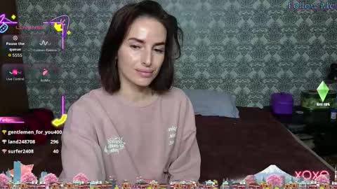 Adriana online show from October 8, 2025, 5:54 pm