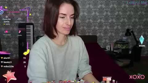 Adriana online show from October 28, 2025, 7:45 am