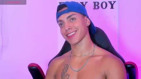 Adrian Lopez online show from December 3, 2024, 10:18 pm