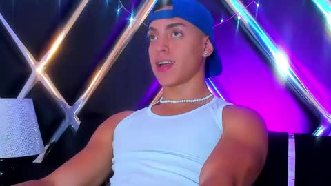 Adrian Lopez online show from December 14, 2024, 6:30 pm