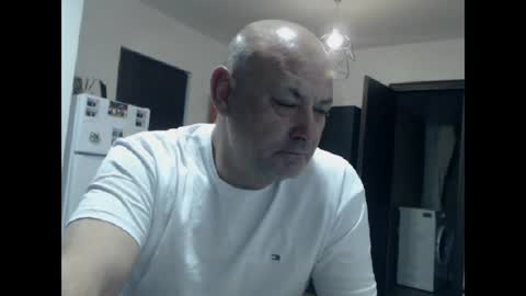 BEST LOVER online show from April 24, 2026, 7:38 pm