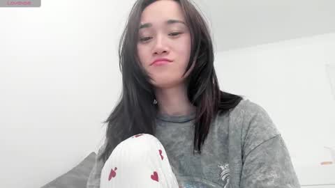 Aenie online show from March 11, 2025, 8:20 am