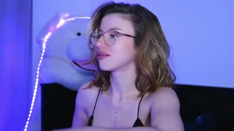 Aelia online show from April 20, 2026, 5:26 pm