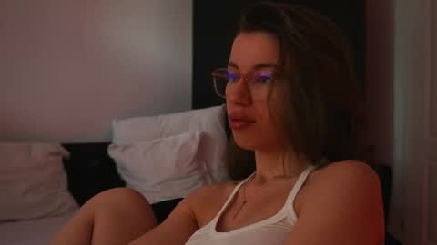 Snapshot of aelia_anara chatting on May 31, 2026, 4:42 am Aelia online show from May 31, 2026, 4:42 am