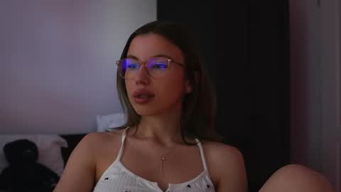 Snapshot of aelia_anara chatting on June 5, 2026, 4:41 am Aelia online show from June 5, 2026, 4:41 am