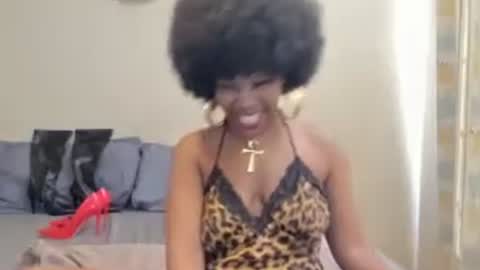 Snapshot of aficangagqueen chatting on July 25, 2026, 10:02 am AfricanSquirtQueen online show from July 25, 2026, 10:02 am