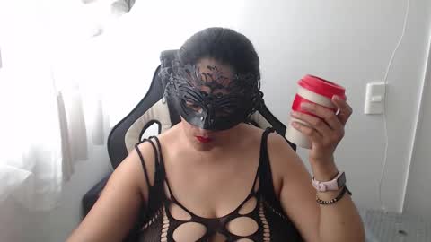 afrodita  online show from November 6, 2025, 6:09 pm