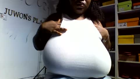 afroprincessx online show from July 6, 2026, 10:01 am