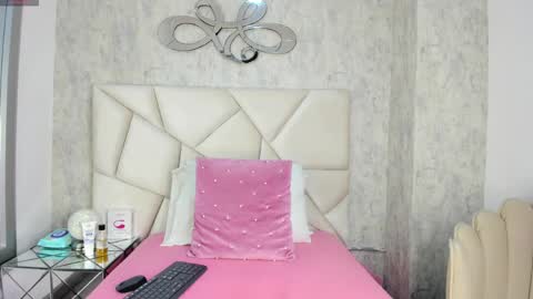 agartha_velvet online show from April 1, 2026, 3:20 pm