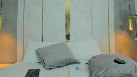 Snapshot of agata_noir chatting on May 10, 2026, 8:41 am A G A T A online show from May 10, 2026, 8:41 am
