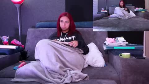 Snapshot of agatacollinsss chatting on October 9, 2025, 12:41 am Agata Collinss online show from October 9, 2025, 12:41 am