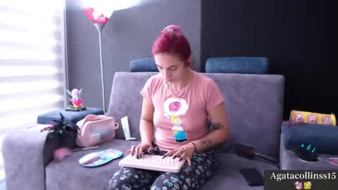 Snapshot of agatacollinsss chatting on December 2, 2025, 8:15 pm Agata Collinss online show from December 2, 2025, 8:15 pm