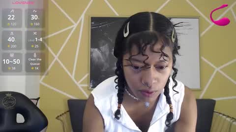 agatha_amaya online show from October 24, 2025, 1:18 pm