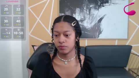 agatha_amaya online show from November 27, 2025, 1:24 pm