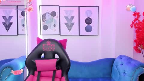 Snapshot of agatha_luxx chatting on March 8, 2025, 12:41 pm Agatha online show from March 8, 2025, 12:41 pm