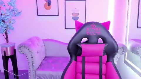 Snapshot of agatha_luxx chatting on March 12, 2025, 12:36 pm Agatha online show from March 12, 2025, 12:36 pm