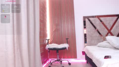 Agathaa white online show from November 28, 2025, 10:51 am