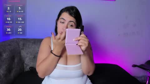 agatha bel    online show from April 20, 2026, 12:19 pm