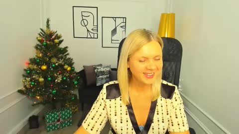 Snapshot of agathaklouin chatting on December 18, 2025, 7:20 pm Agatha online show from December 18, 2025, 7:20 pm