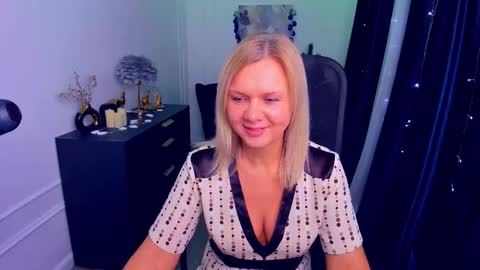 Snapshot of agathaklouin chatting on December 21, 2025, 7:10 pm Agatha online show from December 21, 2025, 7:10 pm