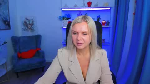 Snapshot of agathaklouin chatting on February 19, 2026, 7:10 pm Agatha online show from February 19, 2026, 7:10 pm