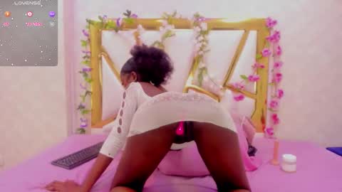 Snapshot of agathasamuels chatting on November 12, 2025, 12:49 pm agathasamuels online show from November 12, 2025, 12:49 pm