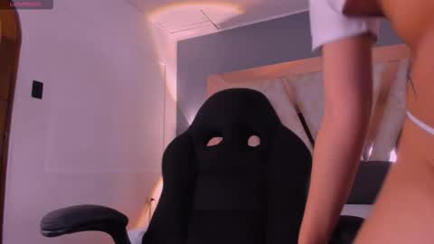 agathauwudoll online show from March 15, 2026, 4:29 am