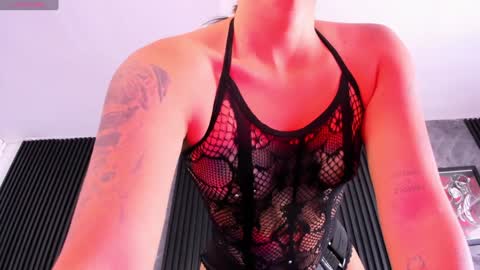 agnes_jones online show from December 6, 2024, 5:33 pm