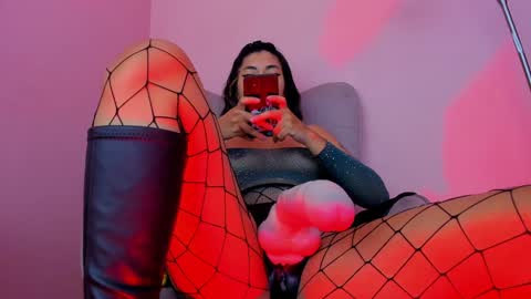 agnes_jones online show from December 20, 2024, 4:04 pm