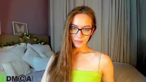 Snapshot of agnes_wells chatting on November 4, 2025, 9:19 am agnes wells online show from November 4, 2025, 9:19 am