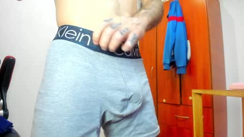 Snapshot of aguslover chatting on December 26, 2024, 5:51 pm Agustin online show from December 26, 2024, 5:51 pm