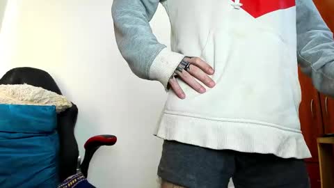 Snapshot of aguslover chatting on February 20, 2025, 8:58 pm Agustin online show from February 20, 2025, 8:58 pm