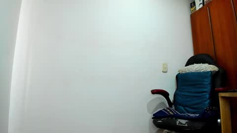 Snapshot of aguslover chatting on February 26, 2025, 8:33 pm Agustin online show from February 26, 2025, 8:33 pm