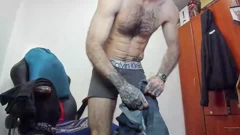 Snapshot of aguslover chatting on November 8, 2025, 7:34 pm Agustin online show from November 8, 2025, 7:34 pm