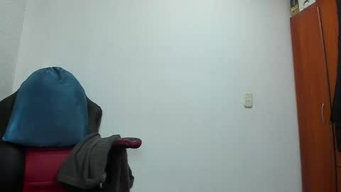 Snapshot of aguslover chatting on November 23, 2025, 6:41 pm Agustin online show from November 23, 2025, 6:41 pm