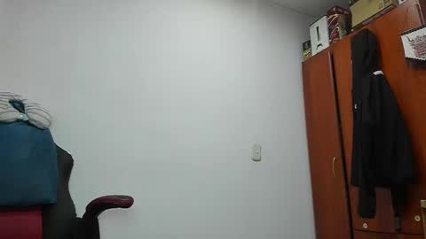 Snapshot of aguslover chatting on November 27, 2025, 6:21 pm Agustin online show from November 27, 2025, 6:21 pm